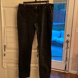 Fun, bling- dark wash maurices jegging, L-R